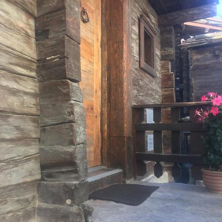 Ferienapartement Hinterdorf ツェルマット エクステリア 写真