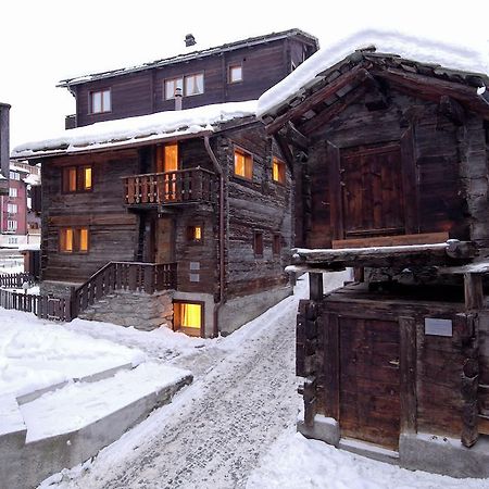 Ferienapartement Hinterdorf ツェルマット エクステリア 写真